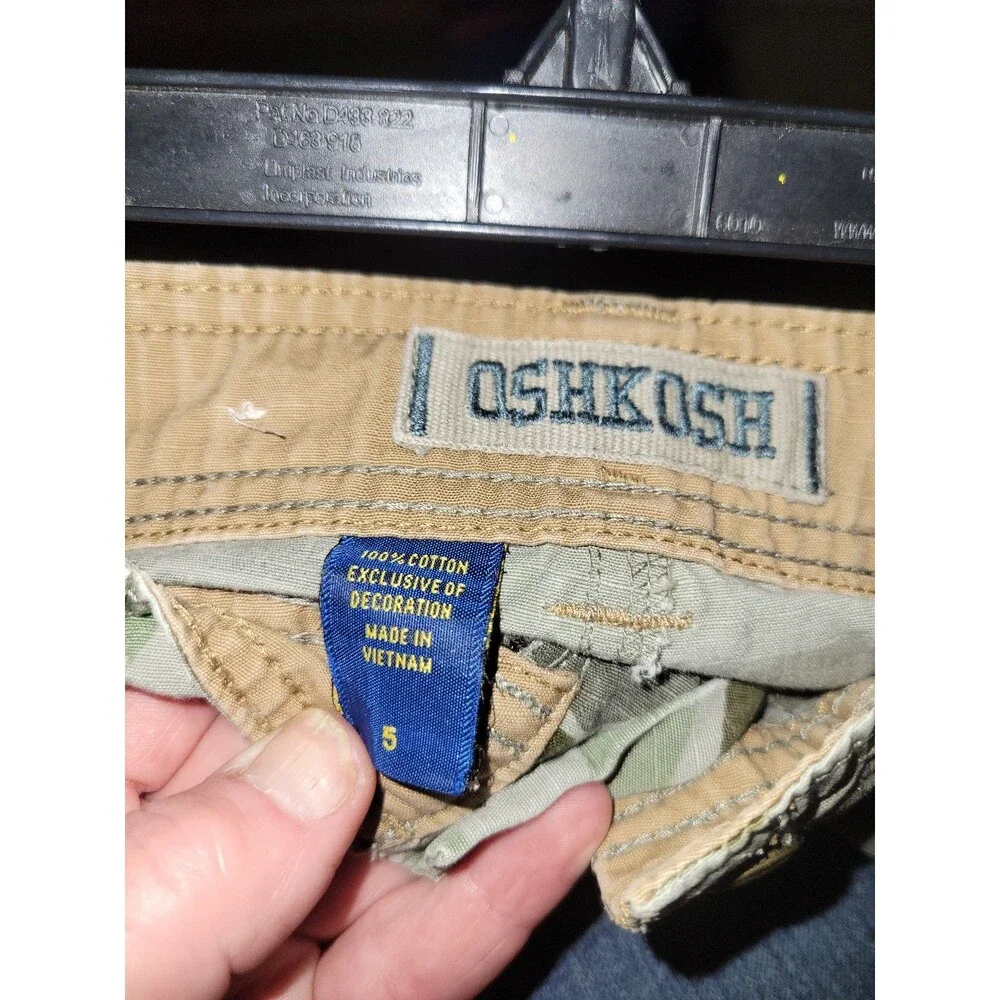 Boys size 5 cargo shorts (AH17)